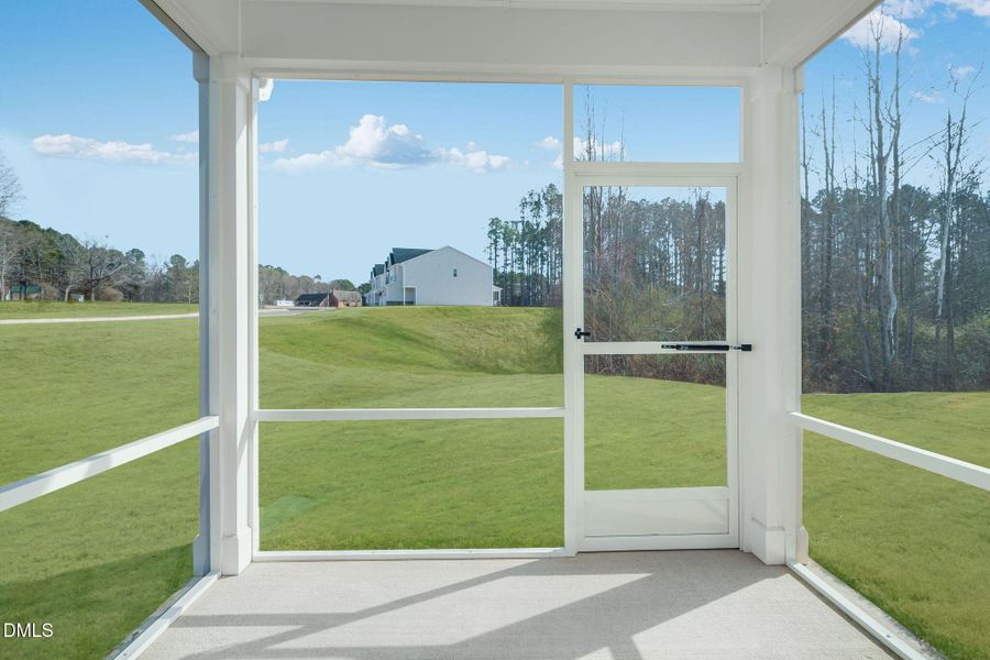 SUN_CaitlinCrossing_Pic_Davidson-35