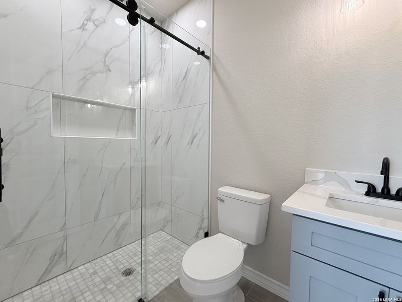 Furnished interior view inside a new home in , La Vernia (Image 7).