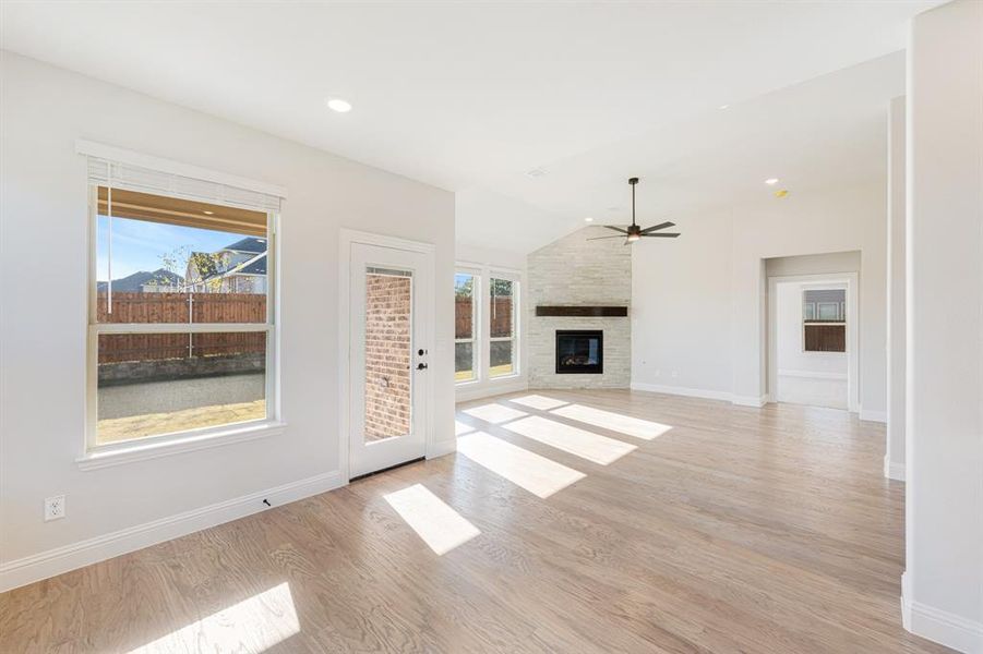 Spacious, unfurnished interior of a new home in Triple Diamond Ranch, Mansfield (Image 32).