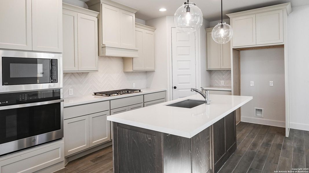 Furnished interior view inside a new home in Solms Landing 45', New Braunfels (Image 12).