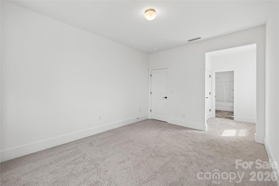 Spacious, unfurnished interior of a new home in Edgewater Lakeview On Your Lot, Lancaster (Image 22).