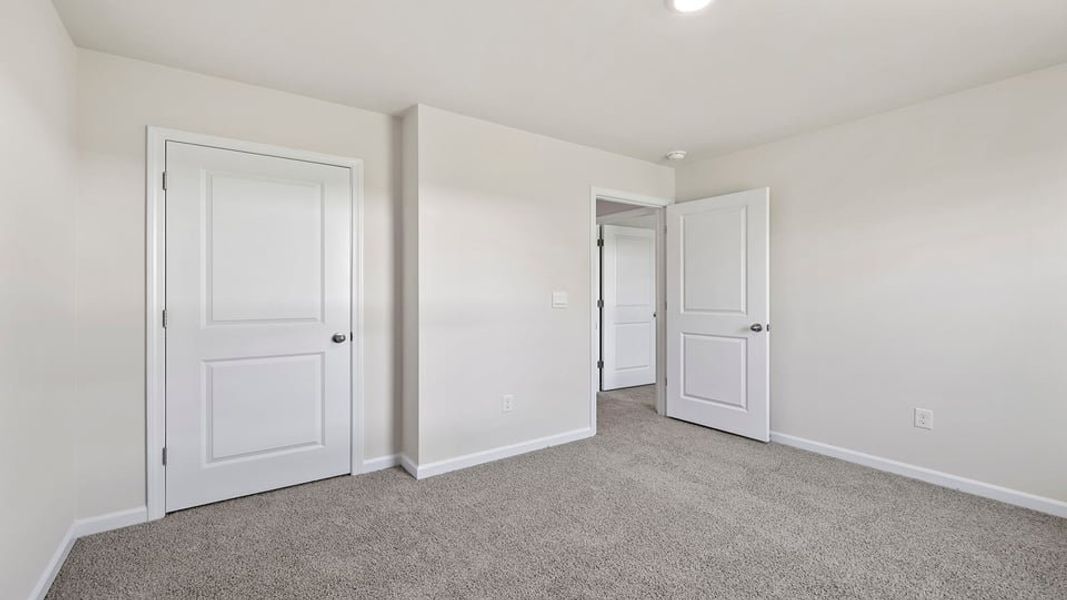 Spacious, unfurnished interior of a new home in Hunters Ridge, Woodruff (Image 23).