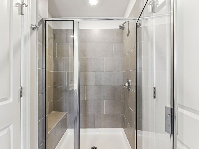 Image 16 of a home in Crossrail Station.