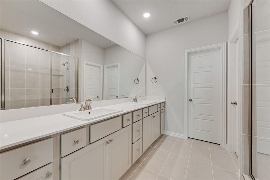 Furnished interior view inside a new home in Wade Settlement Townhomes, Frisco (Image 12).