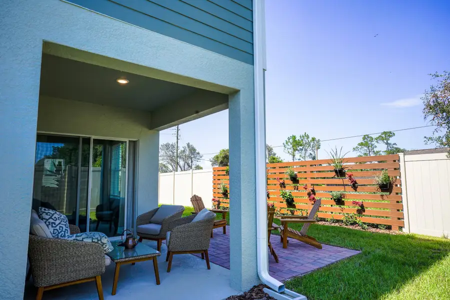 Representative exterior details of a home built from the Carlisle by Maronda Homes in Crosswinds, Haines City (Image 3).