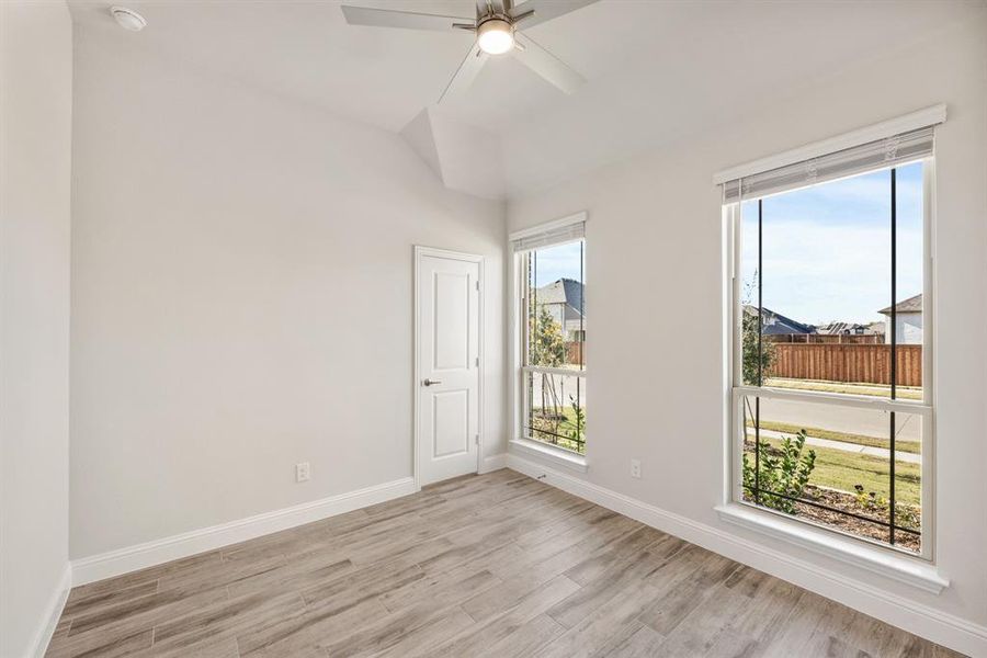 Spacious, unfurnished interior of a new home in Sonoma Verde, McLendon-Chisholm (Image 14).