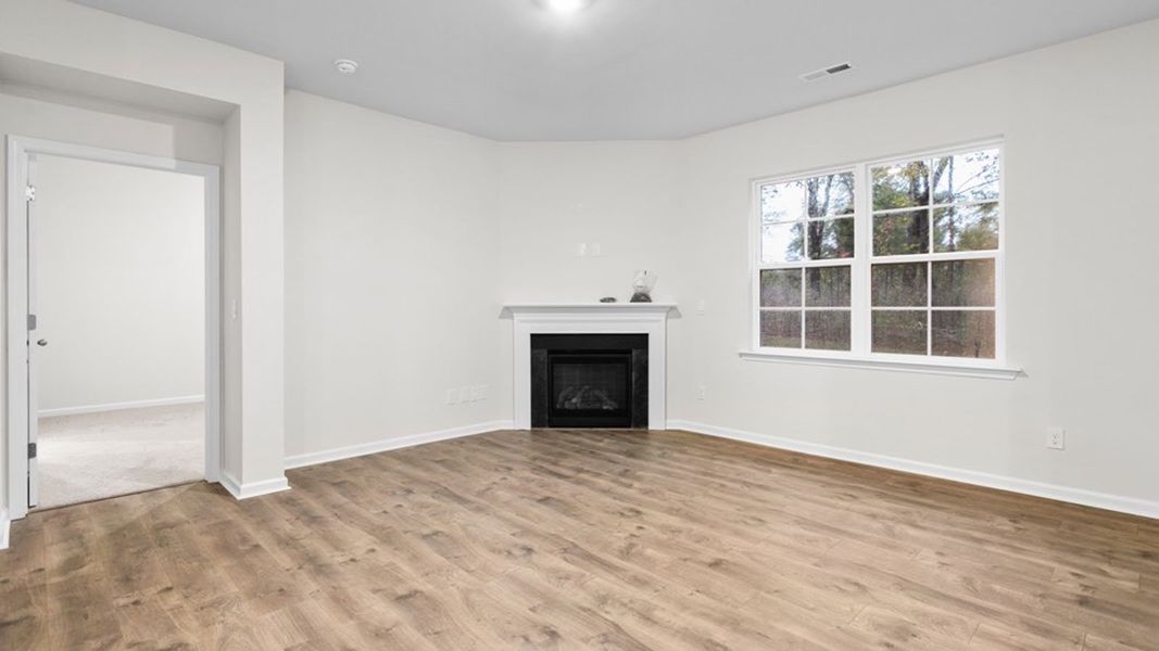 Spacious, unfurnished interior of a new home in Middleton, Greensboro (Image 16).