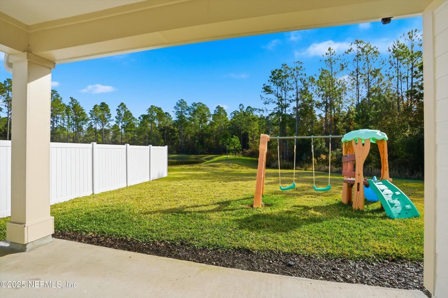Exterior details and patio area of a home in , Middleburg (Image 24).