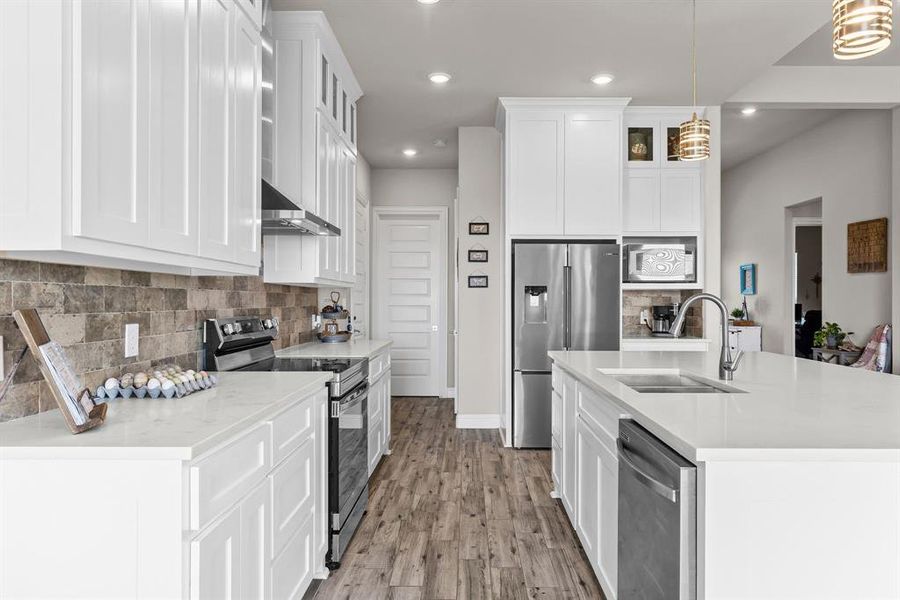 Furnished interior view inside a new home in , Leonard (Image 15).