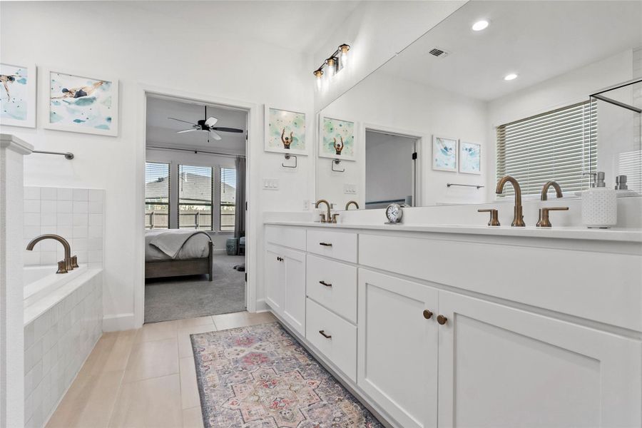 Furnished interior view inside a new home in , Bryan (Image 29).