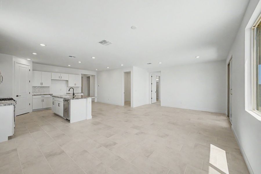 Spacious, unfurnished interior of a new home in Windstone Ranch North, Surprise (Image 10). Spacious, unfurnished interior of a new home in Windstone Ranch North, Surprise (Image 10).