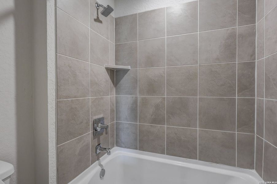 Close-up of interior finishes inside a home in Cinco Lakes, San Antonio (Image 14).