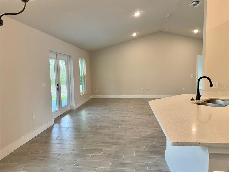 Spacious, unfurnished interior of a new home in , Rotonda West (Image 20).