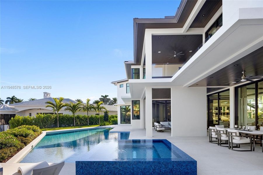 Exterior details and patio area of a home in , Fort Lauderdale (Image 30).