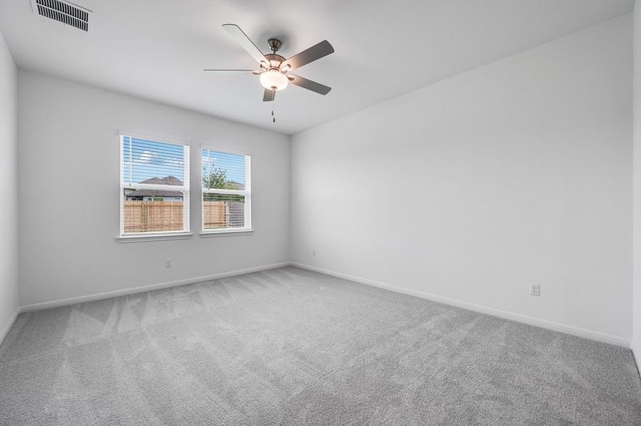 Spacious, unfurnished interior of a new home in Emory Crossing, Hutto (Image 13).