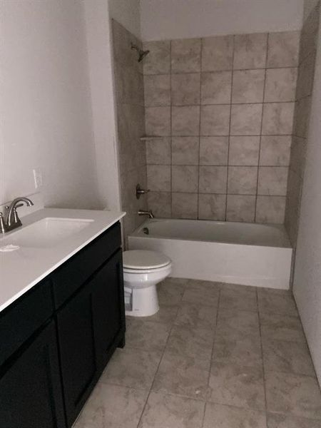 Furnished interior view inside a new home in Hillview Addition, Decatur (Image 4).