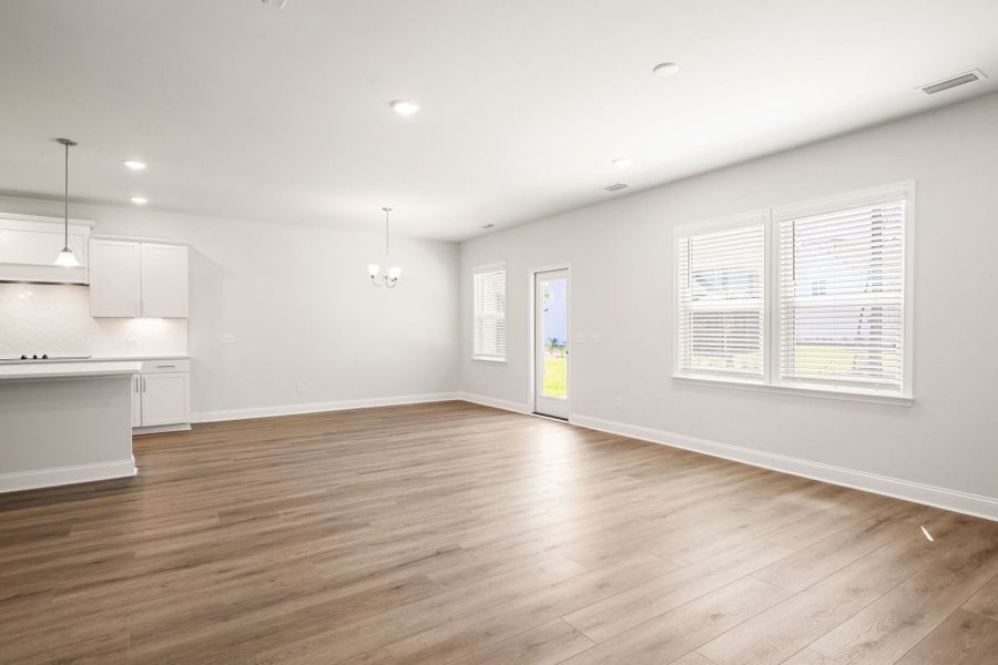 Spacious, unfurnished interior of a new home in Waterways, Richmond Hill (Image 21).
