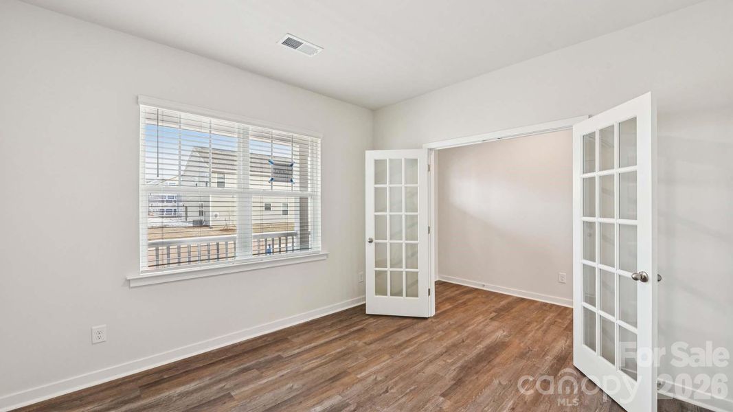 Spacious, unfurnished interior of a new home in Sonoma Hills, Charlotte (Image 17).
