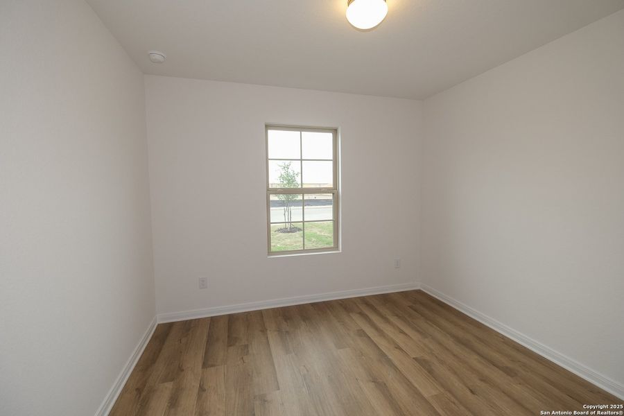 Spacious, unfurnished interior of a new home in Agave, San Antonio (Image 11).