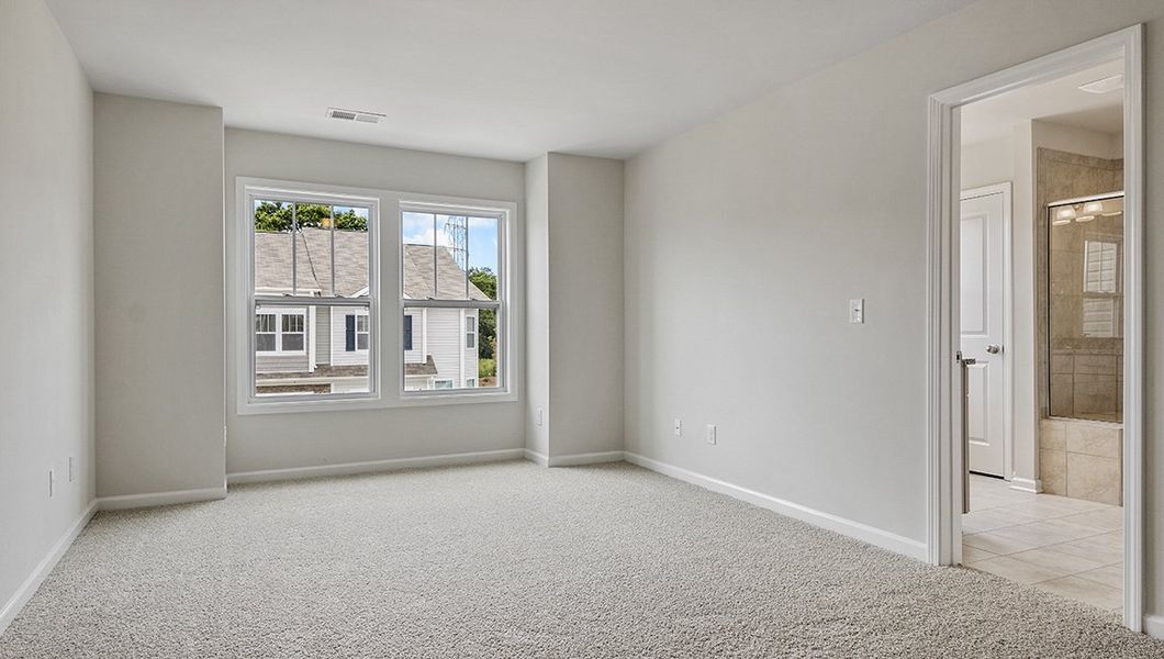 Spacious, unfurnished interior of a new home in Skybrook Corners, Huntersville (Image 16).