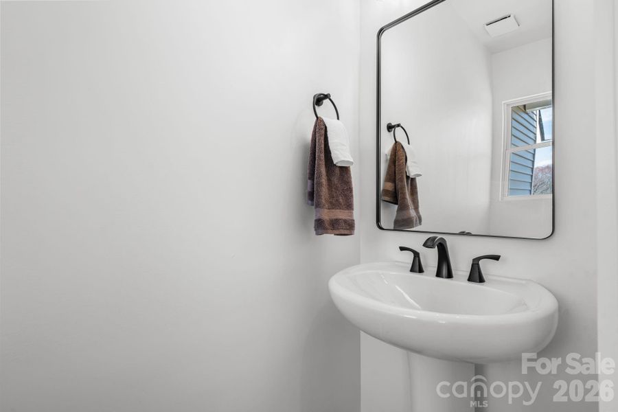 Image 37 of a home in .