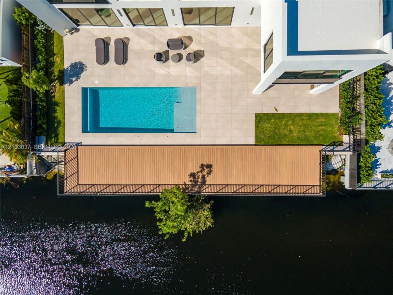 Exterior details and patio area of a home in , Miami (Image 29).