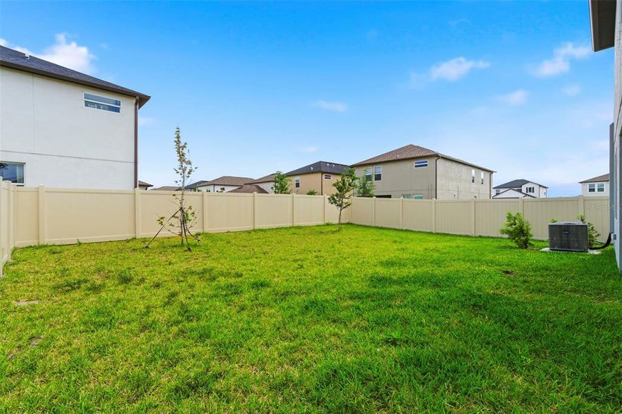 Exterior details and patio area of a home in , Palmetto (Image 26).