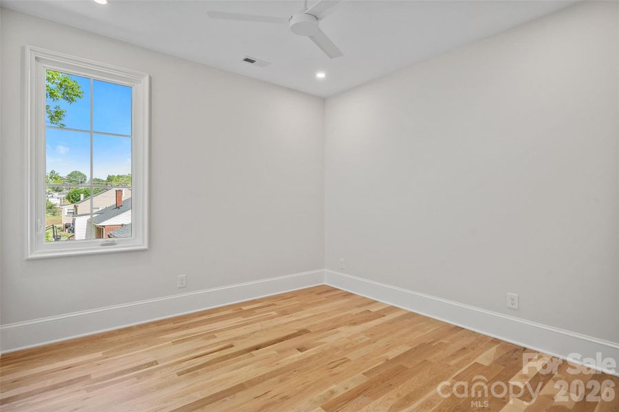 Guest bedroom