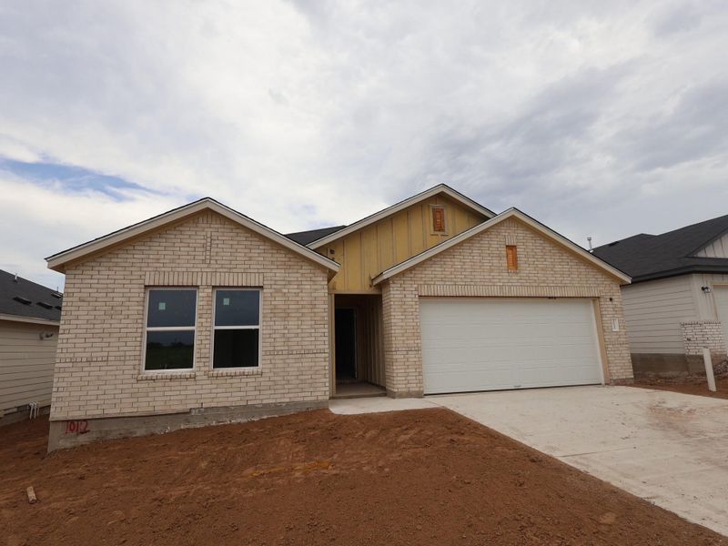 Image 10 of a home in Willow Springs.