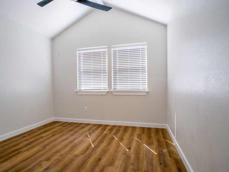 Spacious, unfurnished interior of a new home in , Granite Shoals (Image 26).