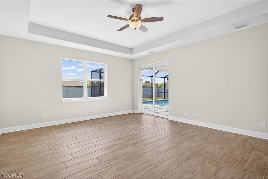 Spacious, unfurnished interior of a new home in Cape Coral, Cape Coral (Image 26).
