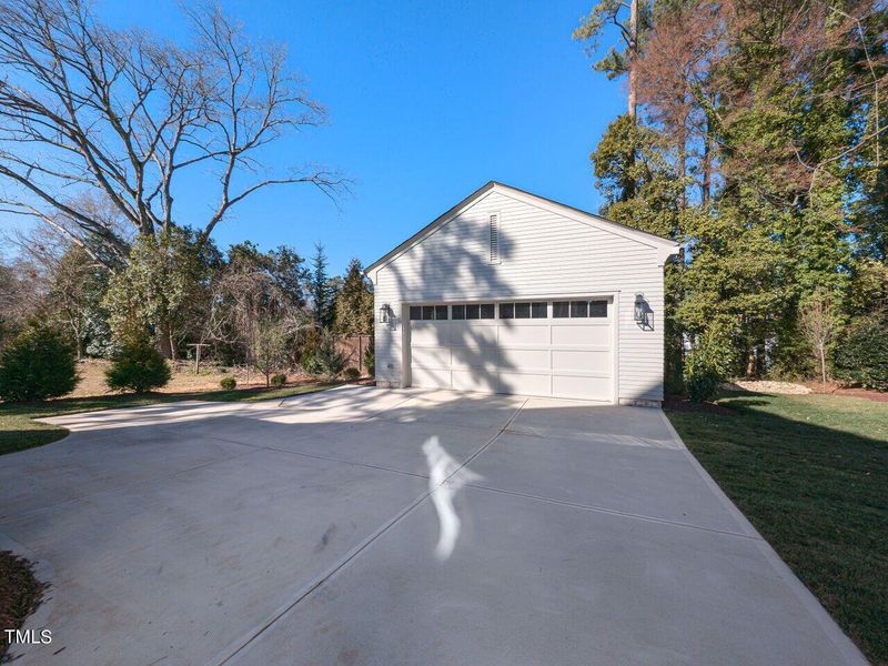 043-1280x960-detached-garage