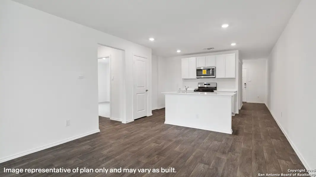 Spacious, unfurnished interior of a new home in Sereno Springs, Converse (Image 20). Spacious, unfurnished interior of a new home in Sereno Springs, Converse (Image 20).