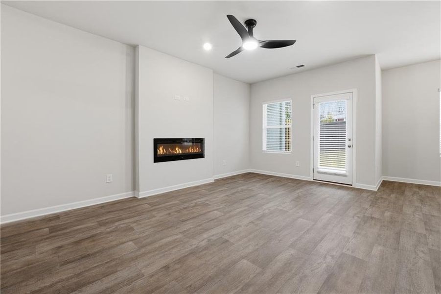 Spacious, unfurnished interior of a new home in Concord Oaks, Powder Springs (Image 28).