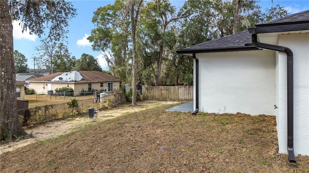 Exterior details and patio area of a home in , Ocala (Image 4).
