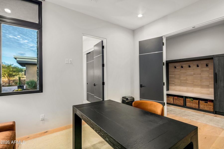 034_OfficeGuest Ensuite Details