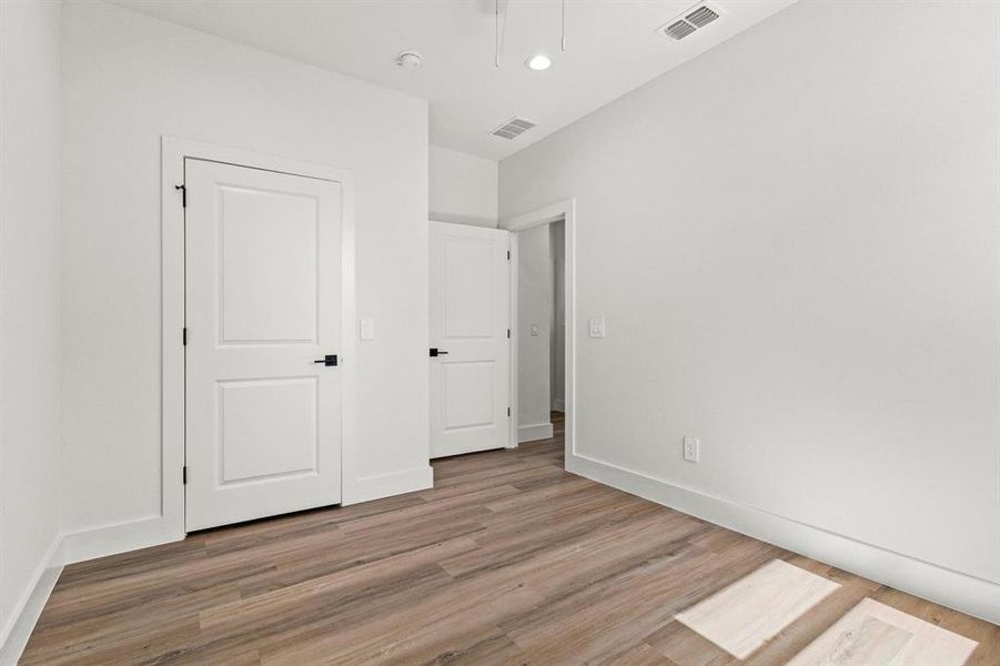 Spacious, unfurnished interior of a new home in , Denison (Image 13).