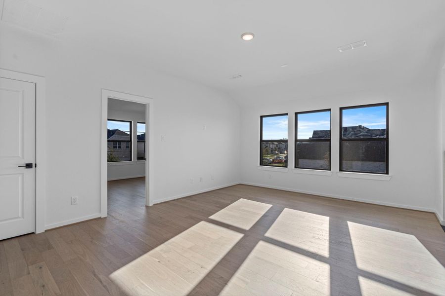 Spacious, unfurnished interior of a new home in Harvest Green - Final Opportunities, Richmond (Image 15).