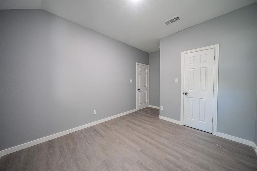 Spacious, unfurnished interior of a new home in , Payne Springs (Image 21).