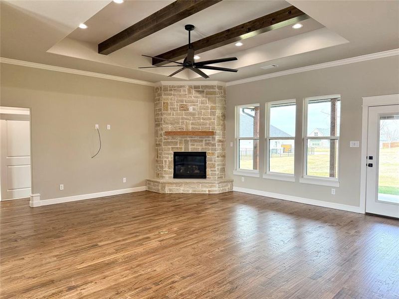 Spacious, unfurnished interior of a new home in , Granbury (Image 19).