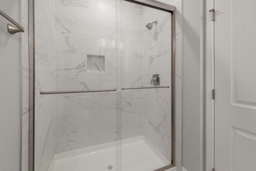 Representative interior finishes for a home built from the Continental by Pulte Homes in Saunders Farm, Fuquay Varina (Image 21).