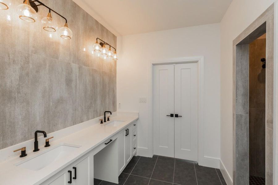 Furnished interior view inside a new home in , Beaumont (Image 11).