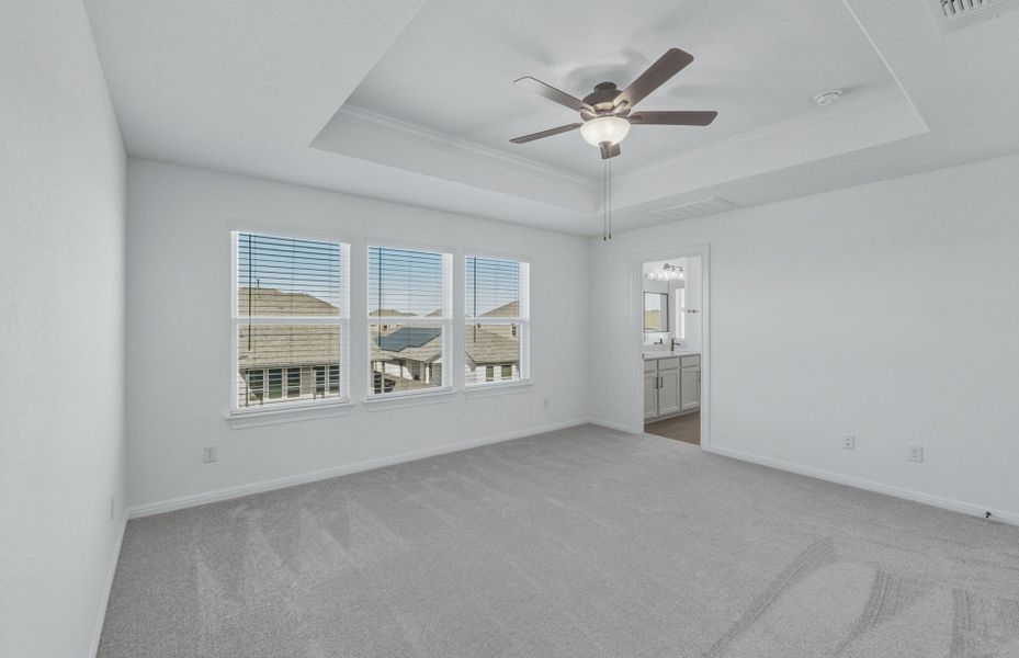 Spacious, unfurnished interior of a new home in Horizon Lake, Leander (Image 27).