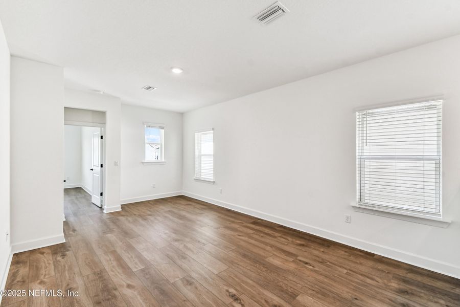 Spacious, unfurnished interior of a new home in Granville at eTown 34', Jacksonville (Image 22).