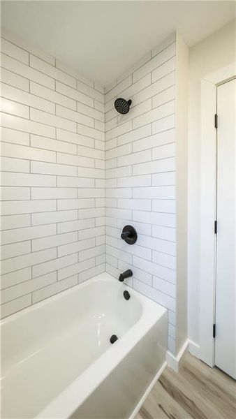 Close-up of interior finishes inside a home in , Carrollton (Image 14).