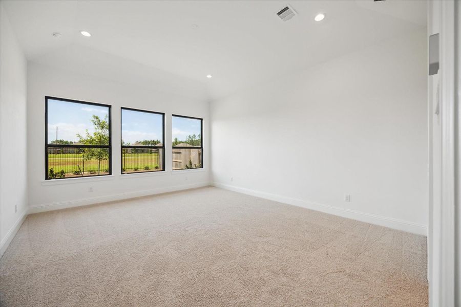Spacious, unfurnished interior of a new home in Artavia, Conroe (Image 14).