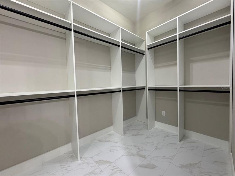 Spacious, unfurnished interior of a new home in , Chiefland (Image 27).