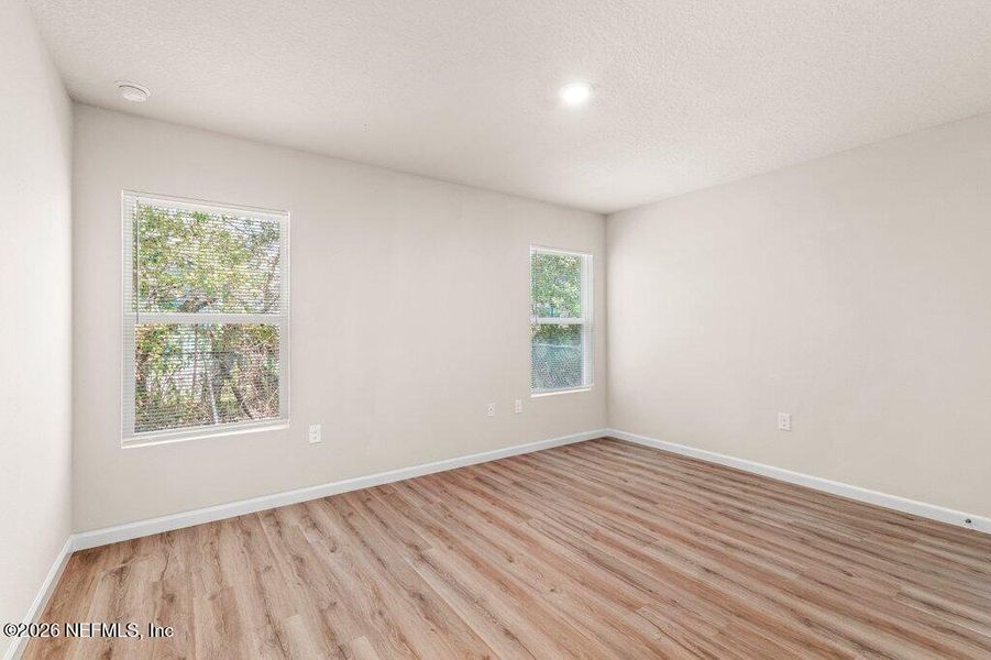 Spacious, unfurnished interior of a new home in , Jacksonville (Image 13).