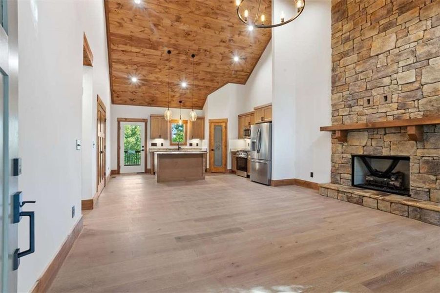 Spacious, unfurnished interior of a new home in , Ellijay (Image 25).