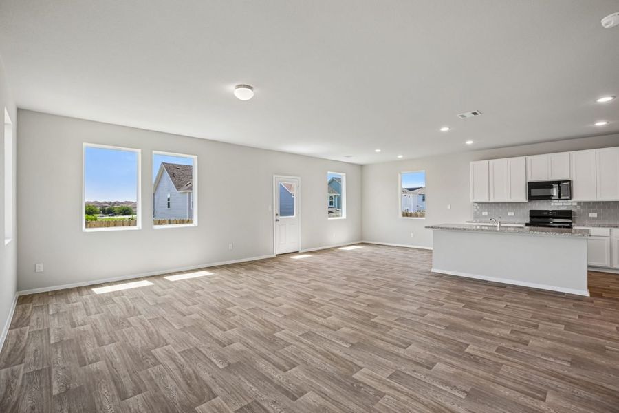 Spacious, unfurnished interior of a new home in Edgebrooke, Pflugerville (Image 11). Spacious, unfurnished interior of a new home in Edgebrooke, Pflugerville (Image 11).